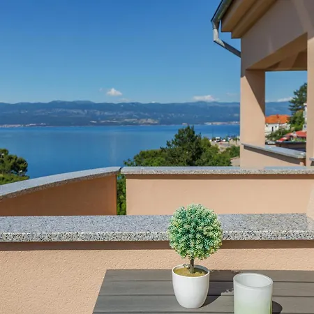 Beachfront Betty - Happy Apartman *