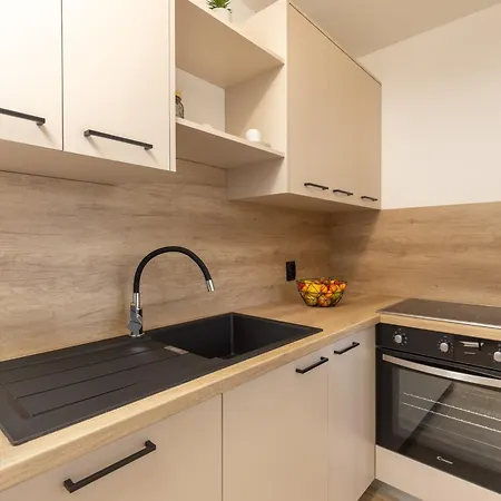 Apartman Beachfront Betty - Happy Vrbnik (Primorje-Gorski Kotar)