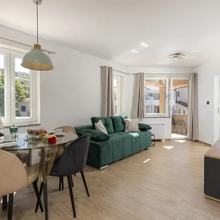 Beachfront Betty - Happy Apartman Vrbnik (Primorje-Gorski Kotar)