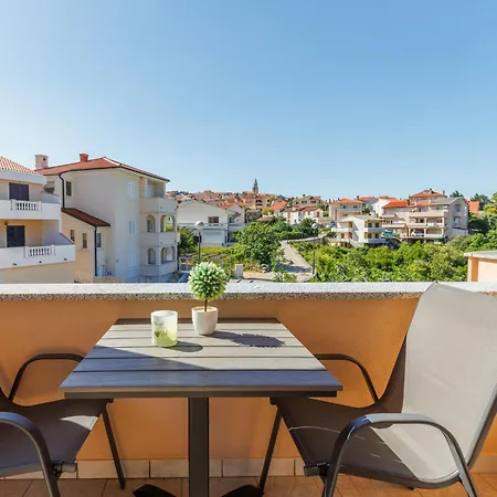 Apartman Beachfront Betty - Happy