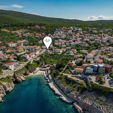 Beachfront Betty - Happy *